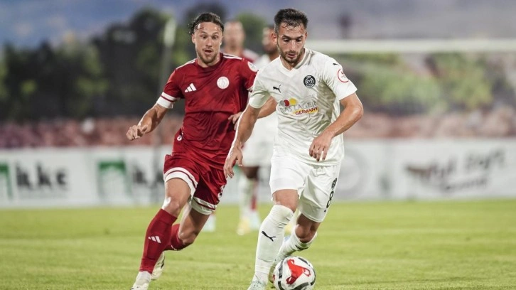 1. Lig'de ilk hafta maçı! 10 kişiyle 3 puanı kaptılar