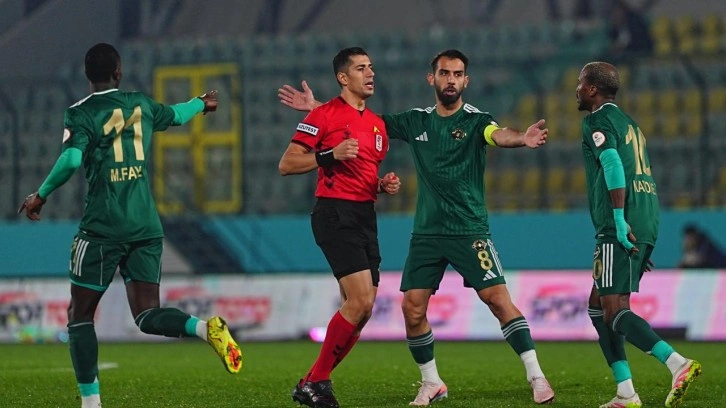 1. Lig'de şampiyonluğa oynayan takımdan kritik kayıp! 5 dakikada başına gelmeyen kalmadı