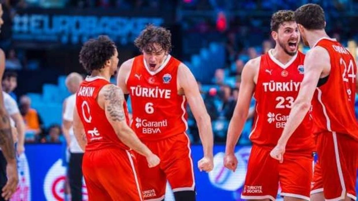12 Dev Adam tarihi yazdı! Avrupa Şampiyonası'nda finale yükseldi