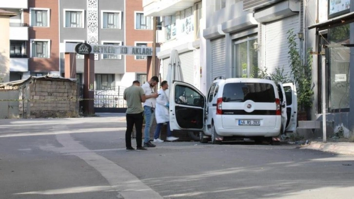 2 kardeşe kanlı pusu! Aracı kurşun yağmuruna tuttular