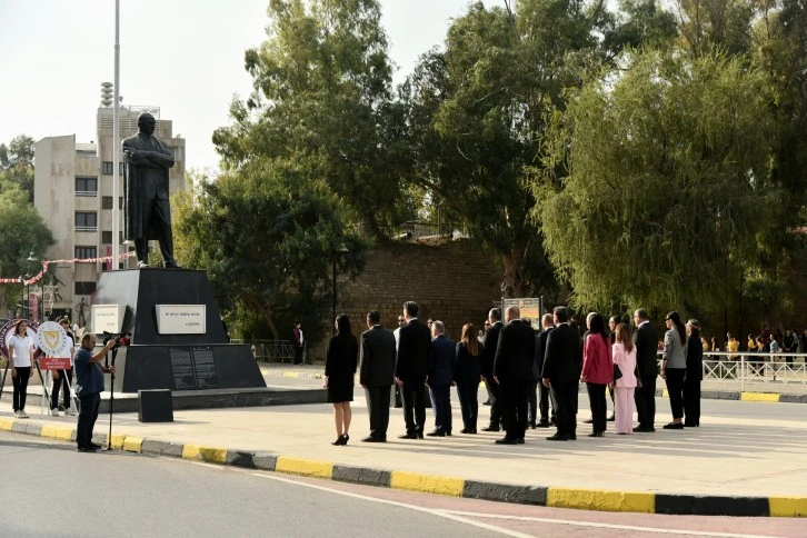  24 Kasım &Ouml;ğretmenler G&uuml;n&uuml;&hellip; Lefkoşa Atat&uuml;rk Anıtı &ouml;n&uuml;nde t&ouml;ren d&uuml;zenlendi