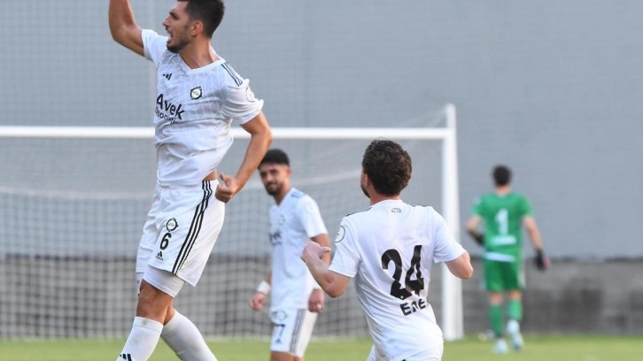 3 yılını Galatasaray'da geçirdi, 2 kez şampiyon oldu: 37 yaşında 3. Lig'de