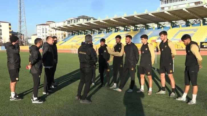 3. Lig'de şampiyonluğa oynarken sadece 7 oyuncuları kaldı