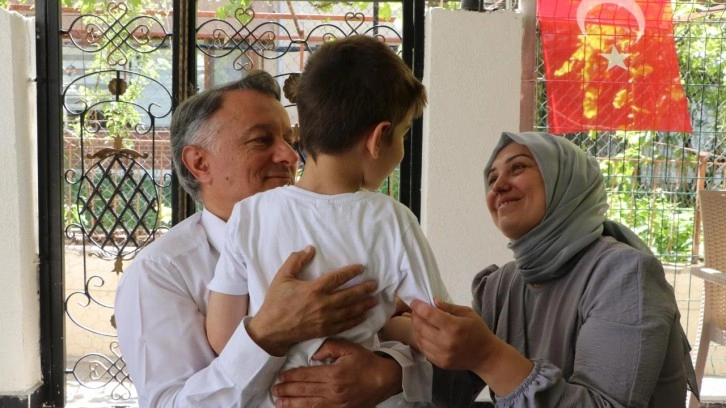 4 çocuklu çift, otizmli Fırat'a sahip çıktı