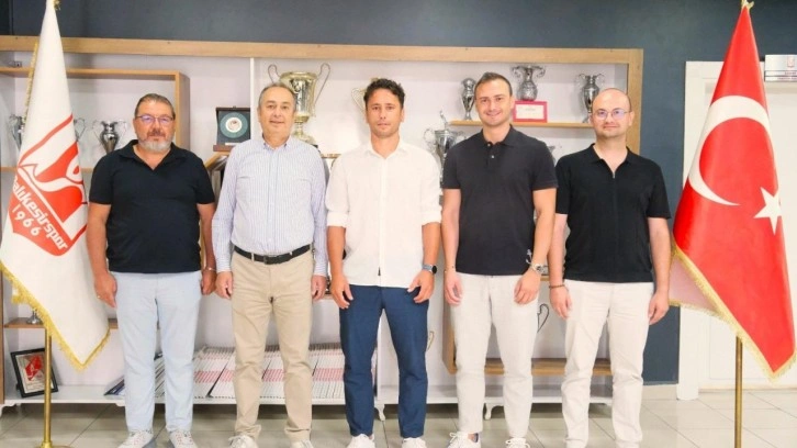 6 yıl önce Süper Lig ekibini yönetiyordu: Şimdi 3. Lig takımına imza attı