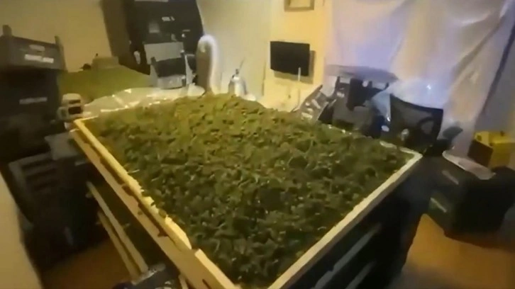 65 ilde uyuşturucu operasyonu: Bakan Yerlikaya paylaştı! 768 g&ouml;zaltı