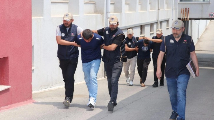 Adana'da aranan 2 firari FETÖ hükümlüsü yakalandı