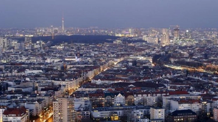 Almanya'nın n&uuml;fusu ge&ccedil;en yıl 2020'den beri ilk kez geriledi