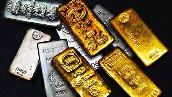 Altın ve g&uuml;m&uuml;ş tutulamıyor! Yeni g&uuml;n yeni rekor! G&uuml;m&uuml;ş bir gecede fena fırladı