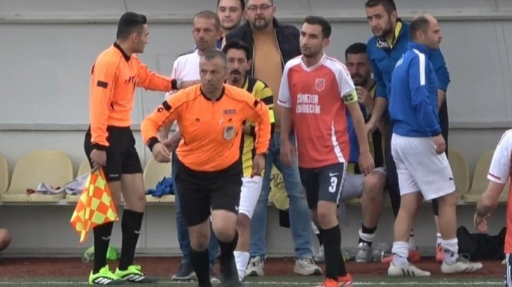Amatör maçta futbolcunun dili boğazına kaçtı: Hakem can kurtardı