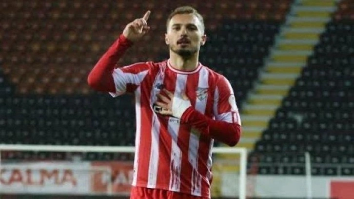 Amedspor'dan şampiyonluk hamlesi! 1. Lig'in gol makinesini a&ccedil;ıkladı