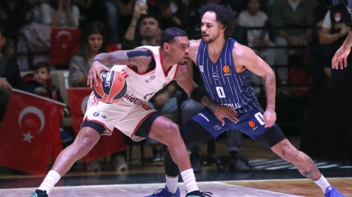 Anadolu Efes Alman ekibini 2 sayı farkla yıktı