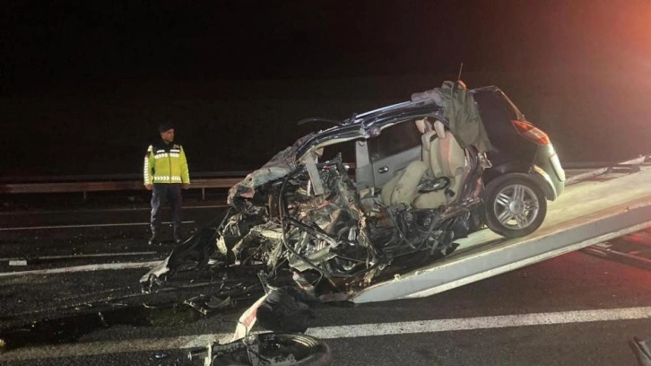 Ankara’da feci kaza! 2 otomobil kafa kafaya çarpıştı: 4 ölü, 1 yaralı