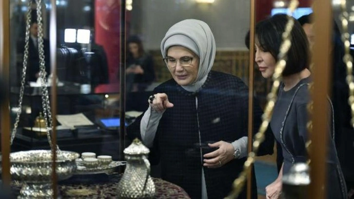 Ankara Palas'ta k&uuml;lt&uuml;rel diplomasi: Emine Erdoğan, Mirziyoyeva ile bir araya geldi