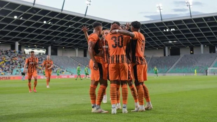 Avrupa kariyeri müthiş başladı! Arda Turan, Shakhtar'la ilk maçta 25 yıllık rekoru kırdı