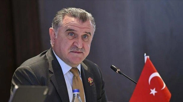 Bakan Bak, dünya ikincisi olan espor oyuncularını tebrik etti