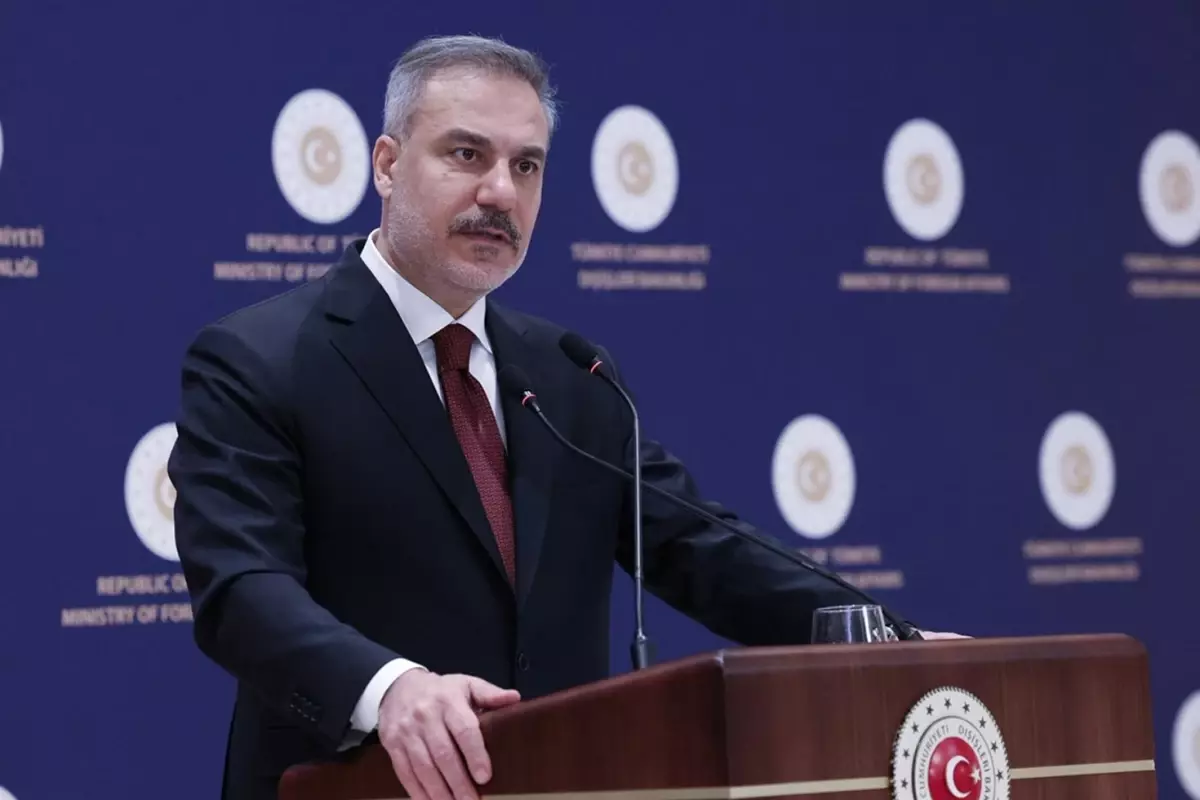 Bakan Fidan'dan Arap kanalında dikkat &ccedil;eken s&ouml;zler: T&uuml;rkiye'ye yalvaracaklar