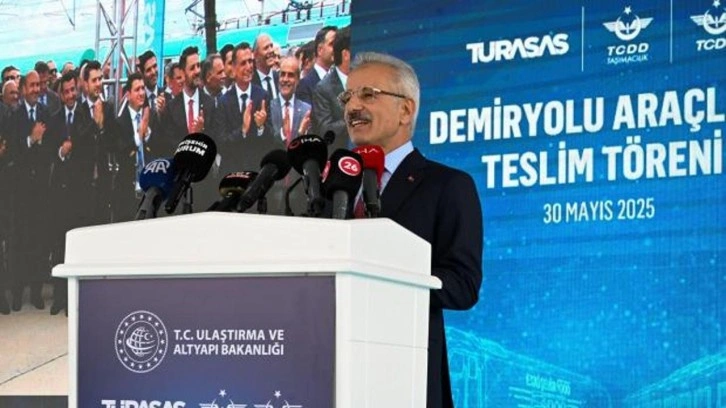 Bakan Uraloğlu: T&Uuml;RASAŞ vagon &uuml;retiminde yeni bir rekora imza attı