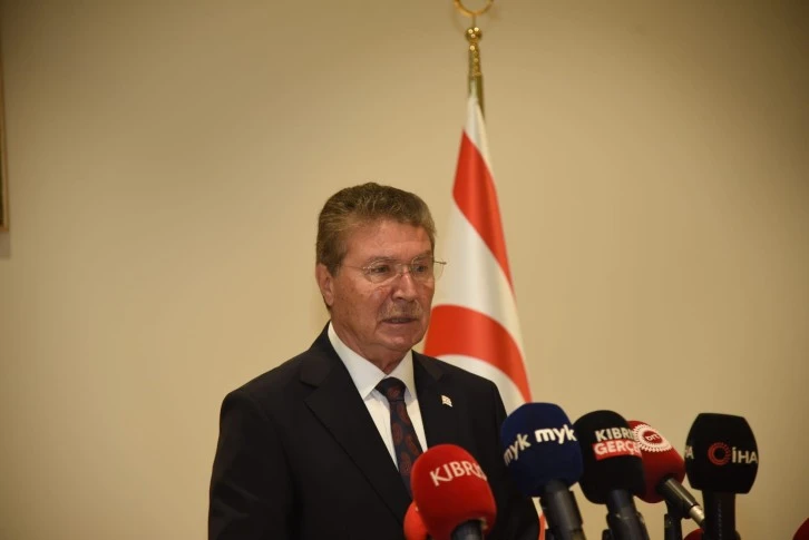  Başbakan &Uuml;stel: "Bizim g&ouml;r&uuml;ş&uuml;m&uuml;z net. &Ccedil;&ouml;z&uuml;m egemen eşit iki devletten ge&ccedil;er&rdquo;