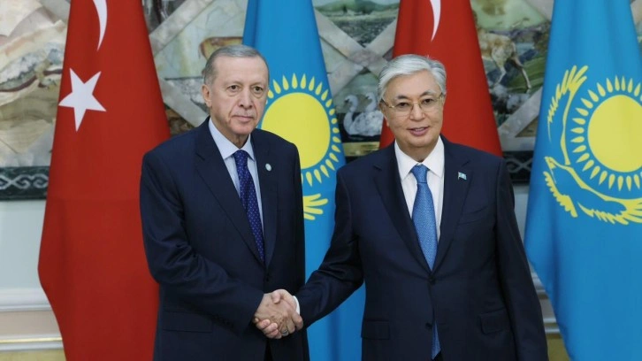 Başkan Erdoğan, Tokayev ile görüştü