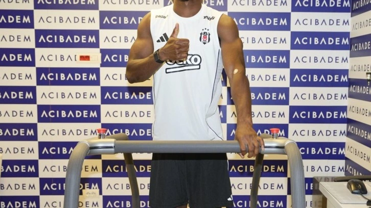 Beşiktaş'ın yeni golcüsü El Bilal Toure, sağlık kontrolünden geçti