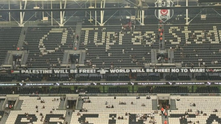 Beşiktaş taraftarından Filistin'e özel pankart!