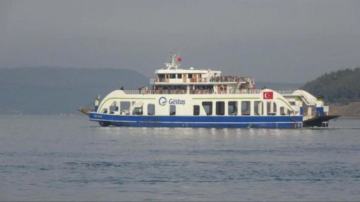 Bozcaada ve G&ouml;k&ccedil;eada hatlarında hafta sonu feribot seferleri iptal edildi