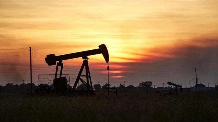 Brent petrol 61 dolara &ccedil;akıldı! 2020'den bu yana en sert d&uuml;ş&uuml;ş!