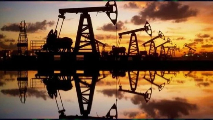 Brent petrol&uuml;n varili 62,23 dolardan işlem g&ouml;r&uuml;yor