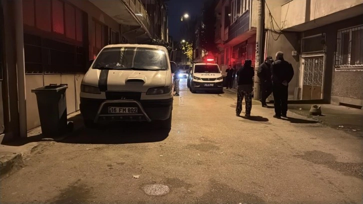 Bursa&rsquo;da baba-oğul kavgası kanlı bitti: Baba ağır yaralandı