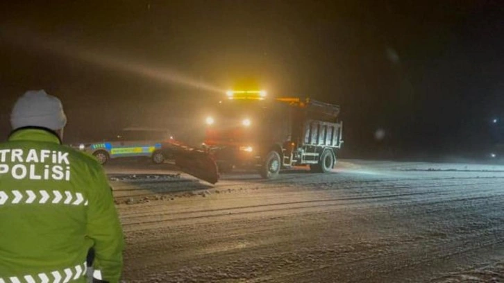 &Ccedil;orum'da kar yağışı etkili oldu!