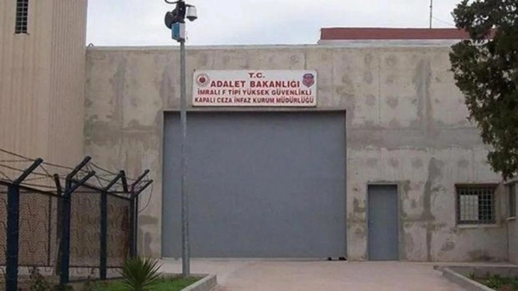 DEM Parti heyeti, İmralı'da Abdullah &Ouml;calan'la g&ouml;r&uuml;ş&uuml;yor