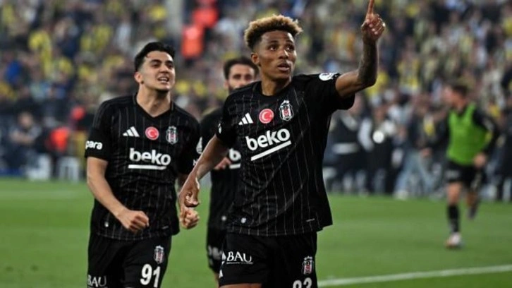 Derbi Kartal'ı Kadıköy'de Fener'i yıktı!