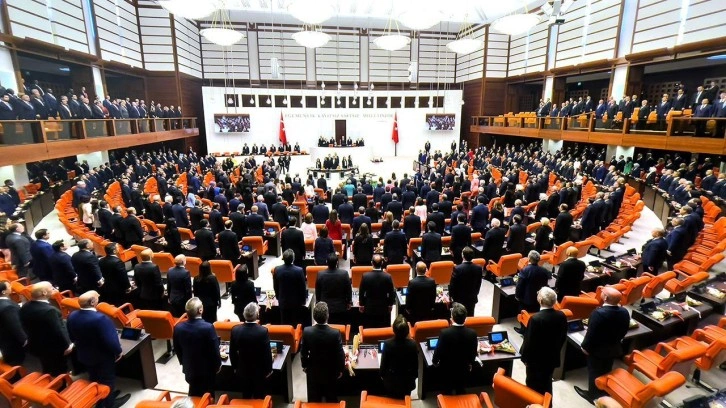 Dini değerlere hakarete karşı kanun teklifi! Kamuoyunun gözü Meclis'te