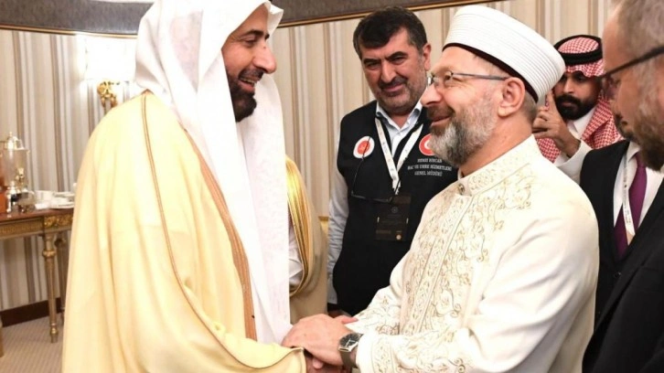 Diyanet İşleri Başkanı Erbaş, Cidde'de 'Büyük Hac Sempozyumu'na katıldı