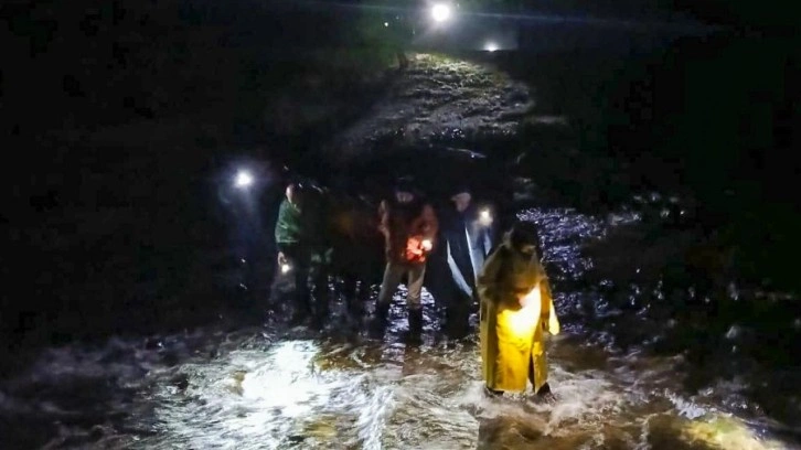 Doğa yürüyüşü yaparken kaybolan 75 kişilik gruptan sevindiren haber