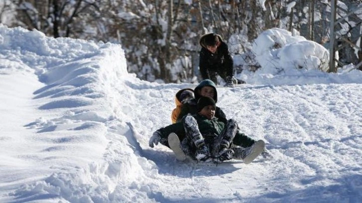 Eğitime kar arası! Bir ilde 9 Ocak Cuma okullar tatil edildi