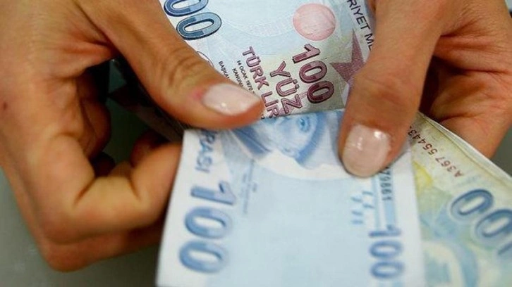 Emekli bayram ikramiyesi i&ccedil;in 2 form&uuml;l masada! Kulislerde konuşulan rakamlar