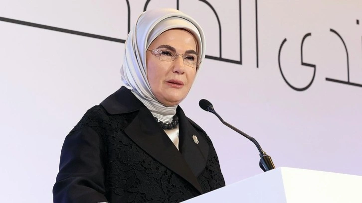 Emine Erdoğan, Şeyha Fatima Bint Mubarak ile görüştü
