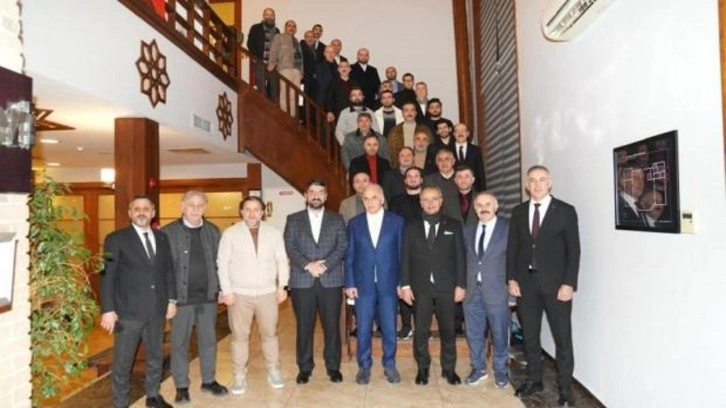 Ensar Vakfı &Uuml;mraniye Şubesi a&ccedil;ılış yemeği yoğun katılımla ger&ccedil;ekleştirildi