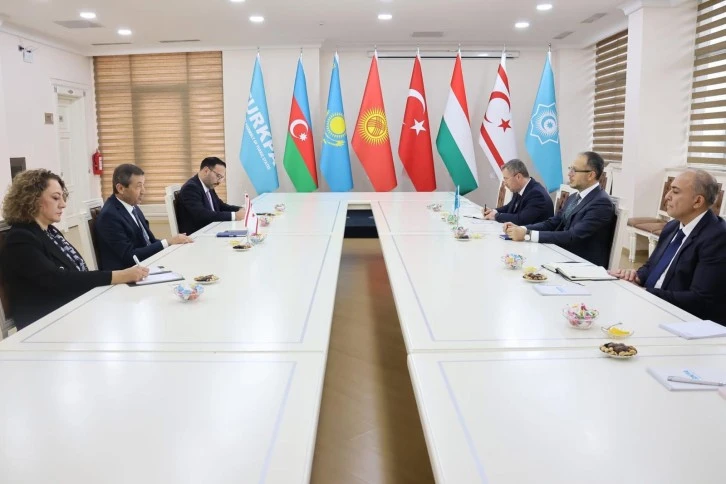 Ertuğruloğlu TÜRKPA Genel Sekreteri Hasan ve Türkiye’nin Bakü Büyükelçisi Akgün ile görüştü