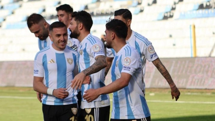 Erzurumspor'dan 4 gollü gövde gösterisi! Zirveye göz kırptılar