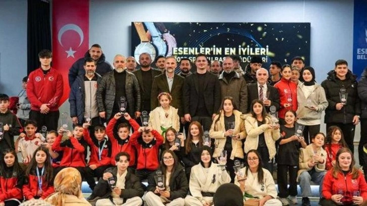 Esenler'in gururu sporcular onurlandırıldı