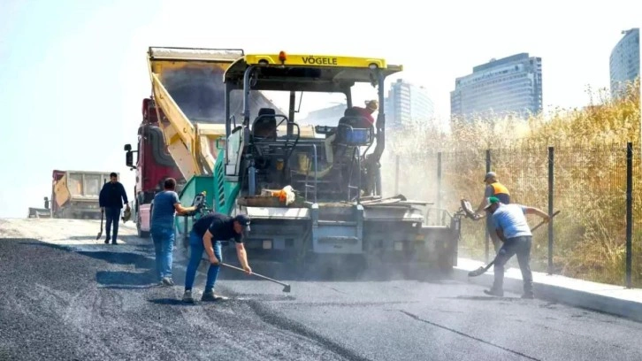 Esenyurt'ta 8 ayda 27 bin ton asfalt ve 159 bin metrekare parke yol yapıldı