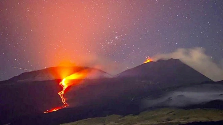 Etna Yanardağı yeniden aktif hale geldi