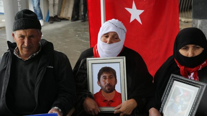 Evlatlarına kavuşmak isteyen aileler mutlu: İki gecedir sevinçten uyuyamıyoruz