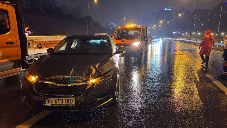 Eyüpsultan’da yağış nedeniyle 7 araç birbirine girdi: 2 yaralı