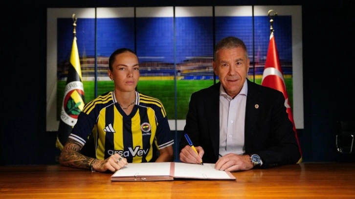 Fenerbahçe, Galatasaray'ın golcü yıldızını transfer etti