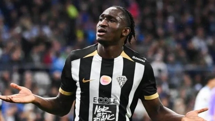 Fenerbah&ccedil;e'nin yeni forveti İstanbul'a geldi! Maliyeti a&ccedil;ıklandı