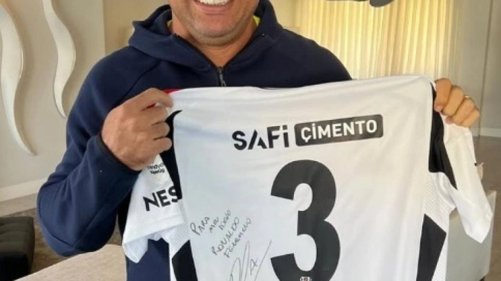 "Fenomen" Ronaldo, Beşiktaş formasıyla poz verdi